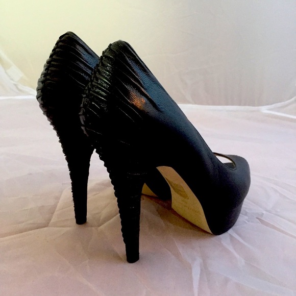 6.5 Enzo Angiolini Peep Toe Platform Pumps - Picture 7 of 9